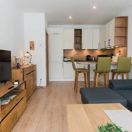 Bergsonne Mit Sonnenbalkon Und Tiefgaragen Parkplatz Apartament *