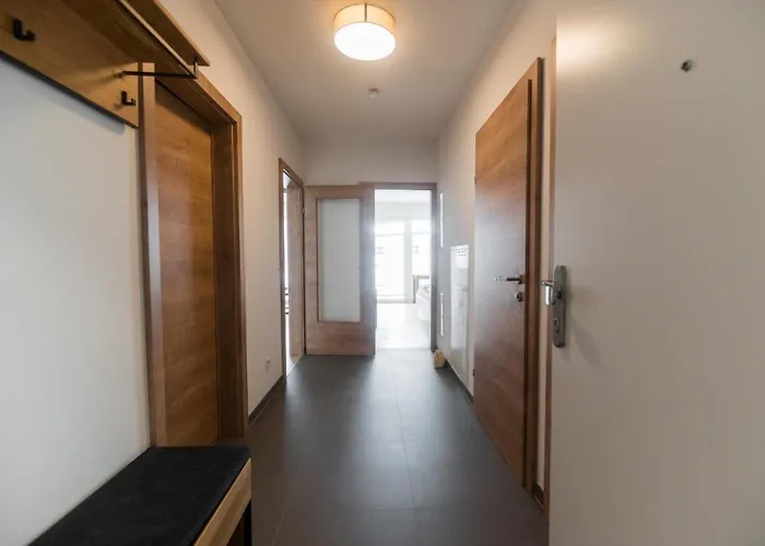 Bergsonne Mit Sonnenbalkon Und Tiefgaragen Parkplatz Apartment *